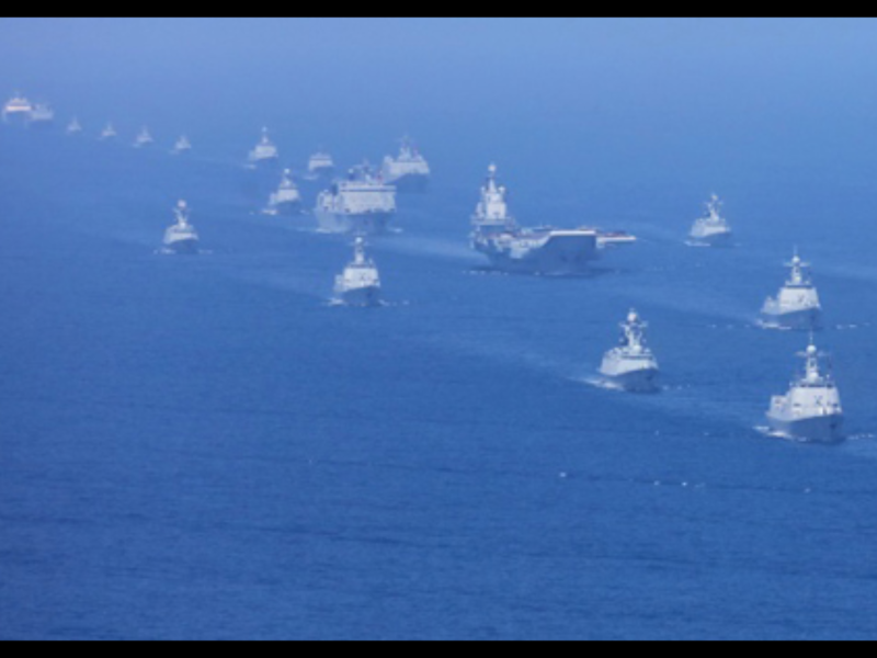 這次參演軍艦達到40艘，包括遼寧號航母、2艘052D和4艘052C型驅逐艦、4艘054A型護衛艦、4-6艘056A輕型護衛艦、一艘903A型綜合補給艦、以及4艘093A型攻擊核潛艇   圖：翻攝自中國國防部網站