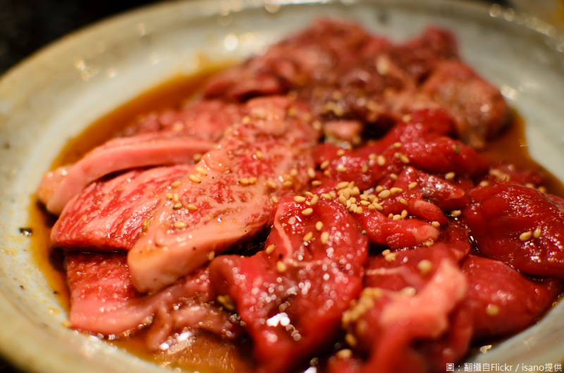 食用過量肉類使鈣質流失的影響相當有限。    圖：翻攝自Flickr／isano提供