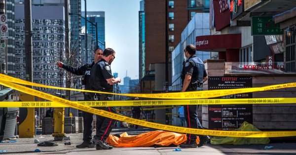 加拿大多倫多市發生廂型車高速衝撞行人事件傷慘重，警方正深入調查中。   圖：翻攝多倫多警局推特