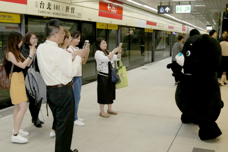 熊讚今首度發部落格，表示未來將不定時前往捷運站與民眾見面。   圖：翻攝台北旅遊網