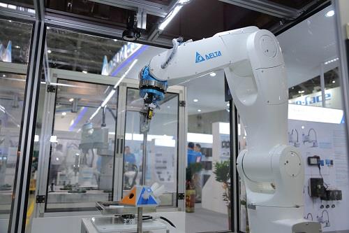 台達電今天宣布將擴大投資中科園區，打造機器人研發總部，預計投資新台幣10億元。   圖 : 翻攝自Deltaww.com