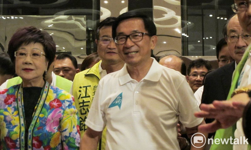 前總統陳水扁4日晚間出席凱達格蘭基金會募款餐會。   圖：林朝億/攝