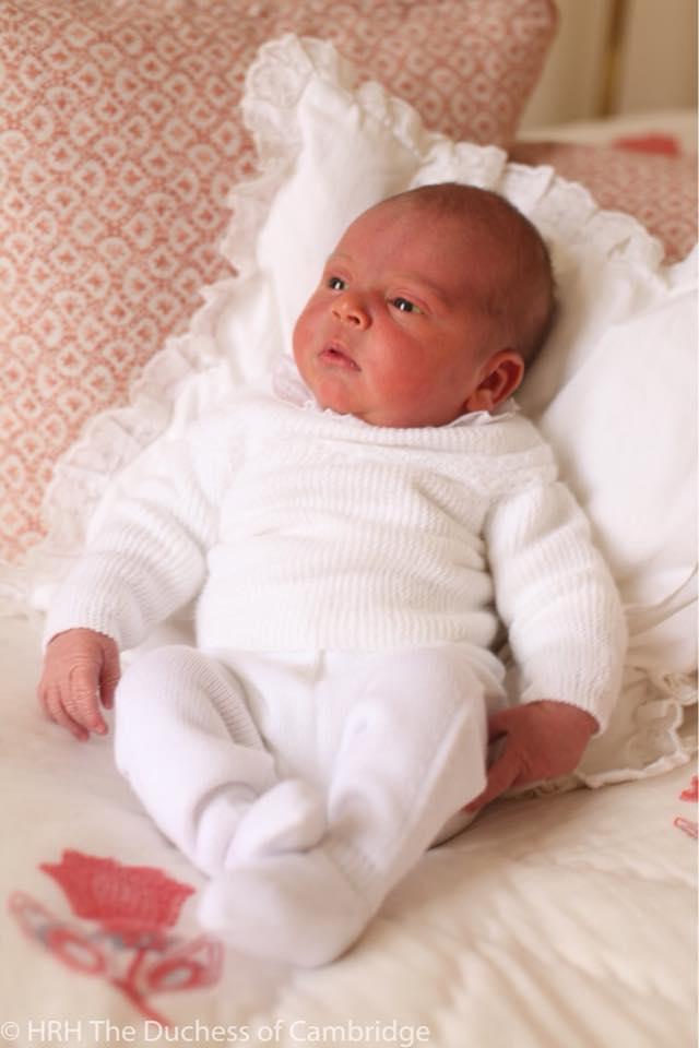 由媽媽凱特掌鏡，路易小王子獨照有人留言說長得超像爸爸。   圖/翻攝自英國皇室臉書專頁
