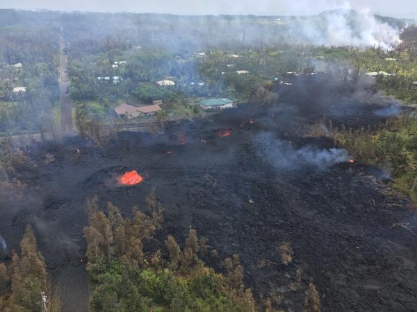 基拉韋厄火山爆發後，目前已知有21棟房屋毀損，萬人撤離。   圖：翻攝美國地質調查局