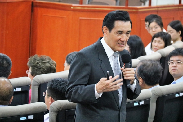 前總統馬英九在東吳大學就兩岸關係發表演講。   圖 : 東吳大學/提供