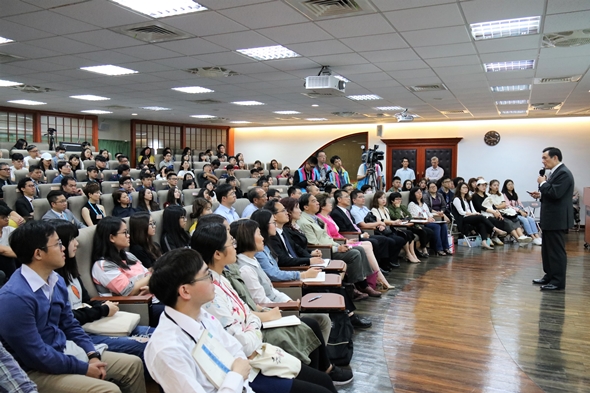 前總統馬英九在東吳大學就兩岸關係發表演講。   圖 : 東吳大學/提供