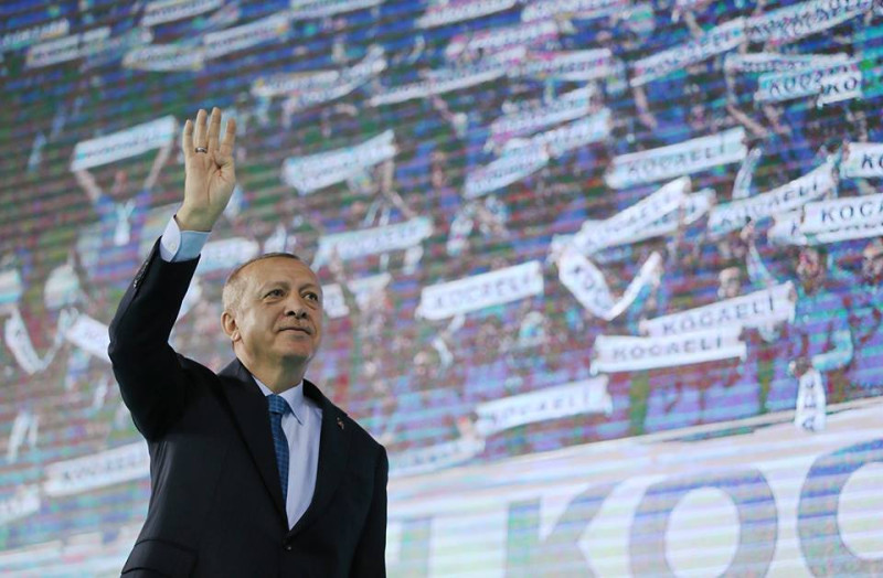 土耳其大選在即，總統艾爾段加碼發年金，拒絕升息保住里拉的價值。   圖：翻攝艾爾段臉書