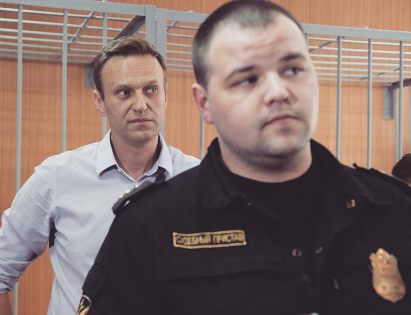 俄羅斯反對派領袖納瓦尼（後）因領軍大規模抗議，遭判處入監30天。   圖：翻攝納瓦尼臉書