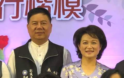 國民黨籍嘉義市議會副議長郭明賓（左）選擇以無黨籍參選，被視為是挺蕭淑麗的舉動。   圖：取自郭明賓臉書