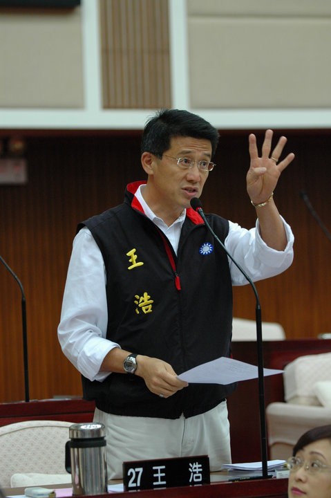 前北市議員王浩再次參選，電話民調獲得7成支持度。   圖：翻攝王浩臉書