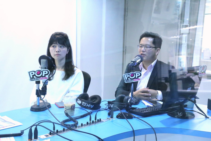 日前民進黨日前正式宣布與柯文哲分手，綠營的台北市議員高嘉瑜今（24）日與同黨的王威中一起接受《POP搶先爆》的專訪。   圖：《POP搶先爆》／提供