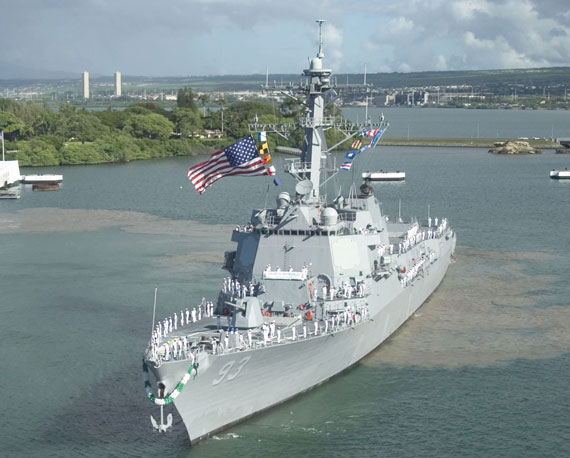 美國海軍2艘軍艦昨日駛入中國聲稱擁有主權的南海島嶼內，引發中國外交部與國防部不滿。   圖：翻攝世界軍艦臉書