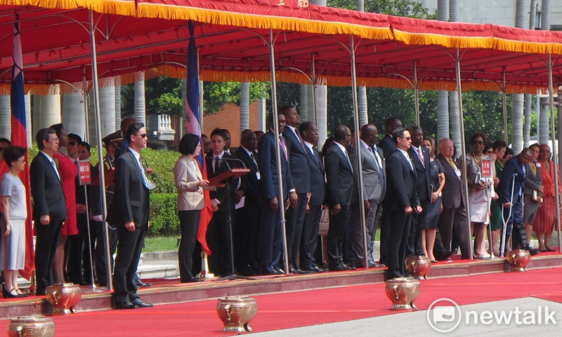 總統蔡英文29日以軍禮歡迎海地總統摩依士。   圖：林朝億/攝