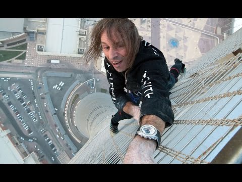 Alan Robert經常徒手攀爬世界高留。   圖 : 翻攝自youtube