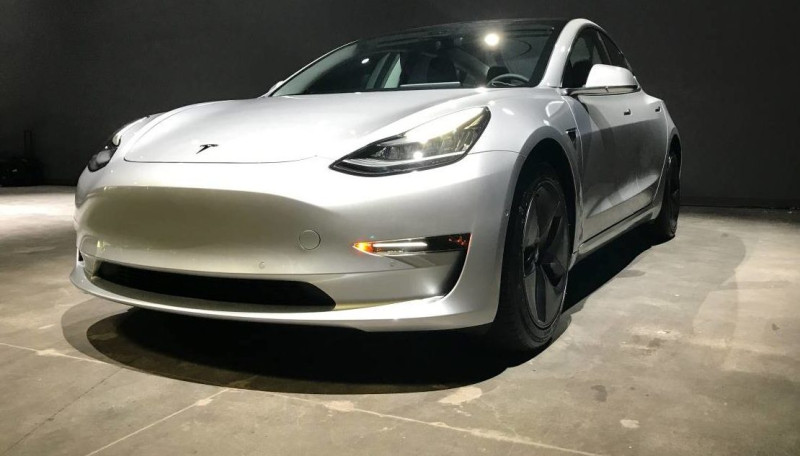 特斯拉（Tesla）Model 3週量產5000輛目標可望在6月底達標，激勵特斯拉股價6日大漲9.74%。   圖 : 翻攝自teslarati.com
