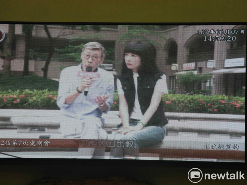 定居林口的香港演員兼導演馮淬帆，接受蔡淑君採訪時暢談對林口的感受。                                        
   圖：王峻昌/攝                                                                                             