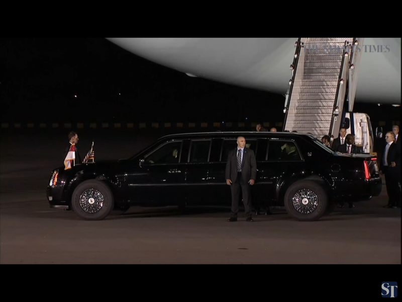 美國總統川普抵達新加坡，機場戒備森嚴。   圖：翻攝自Youtube