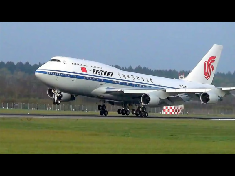 報導指出，金正恩改搭中國國際航空的波音747專機，也就是中國國家主席習近平的專機。   圖：翻攝自Youtube