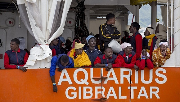 寶瓶座號今年已在地中海救起近3000名移民。   圖：翻攝自視覺中國