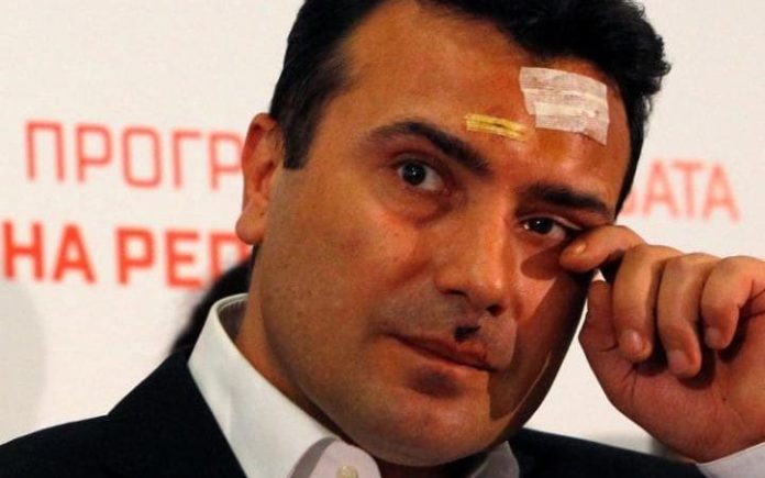 馬其頓總理薩耶夫在政府網站上含淚宣布，將改國號為「北馬其頓共和國」。   圖：翻攝馬其頓政府官網