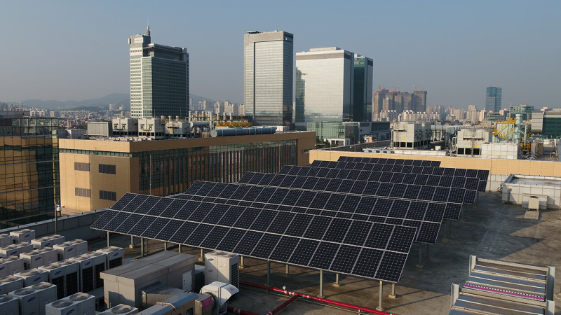 在韓國，三星電子全力配合政府的國家策略計劃，力求在2030年之前，提升20%的再生能源使用量。   圖：台灣三星/提供