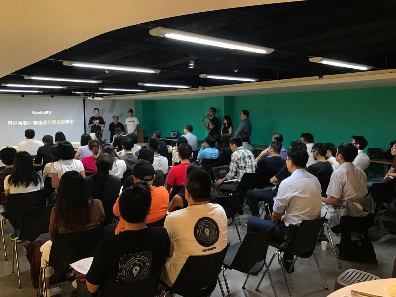 「創夢實驗室」一年兩梯次，每梯次為期三個月，主要以招收台灣新創團隊為主，著重數位內容、智慧平台、體感技術（VR/AR）、生活創新等領域，並特別重視具備輕資產高成長特質的團隊，以及視野與行動力兼備的創業家。   圖：創夢市集/提供