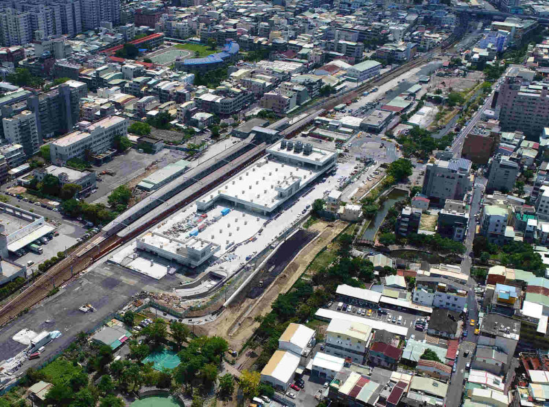 鳳山車站鐵路地下化工程鳥瞰圖。   圖 : 高雄市地政局/提供