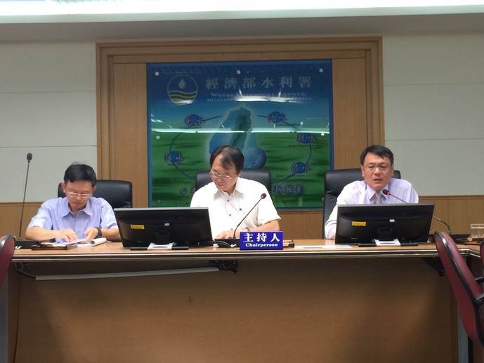 「水權登記收費標準」案研商檢討會議由水利署副署長王藝峰主持。   圖：雲林縣政府