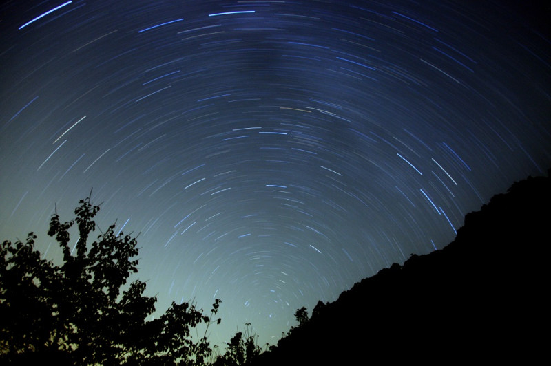 杉林溪北極星為圓心的星軌攝影。   圖：杉林溪森林生態度假園區／提供