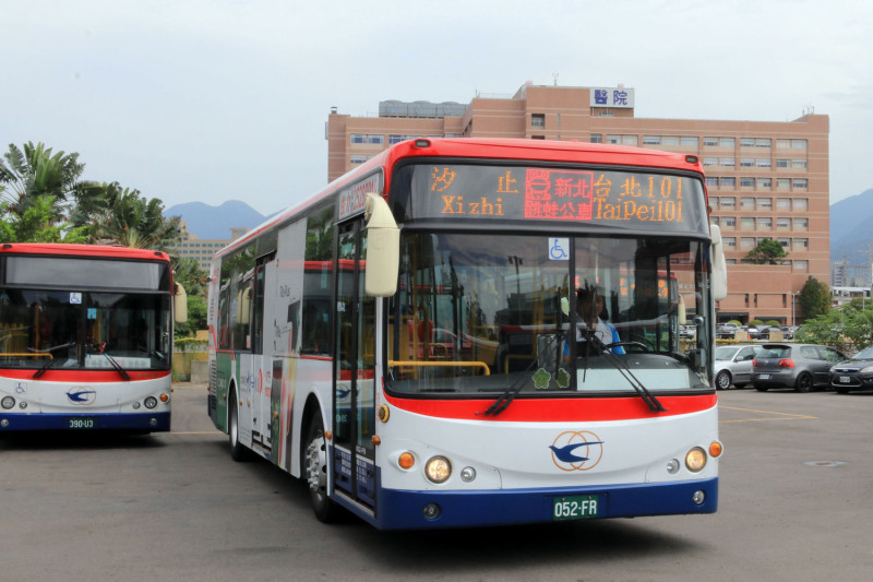 自6月26日起，預計再新增一條由中興巴士營運的「汐止-台北101」，平日7時單向發車行駛一班次。   圖：新北市交通局／提供