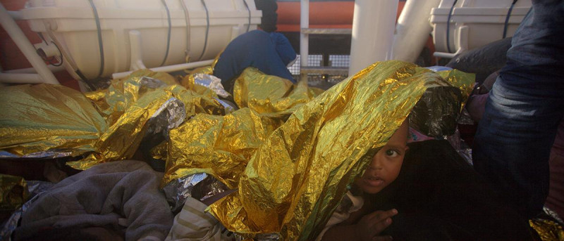 國際移民組織（International Organisation for Migration，IOM）證實，難民船上逾百人失蹤，其中3個不滿5歲的兒童屍體已被尋獲。   圖/翻攝自國際移民組織（International Organisation for Migration，IOM）