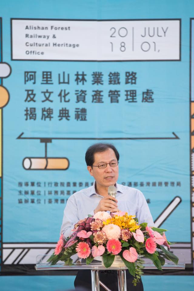 吳芳銘說，4、5年前，他在臺鐵局管理營運期間就不斷提醒林管處和台鐵，應該取經國外鐵道的經營模式，多加開郵輪式列車和觀光區間列車的班次。   圖：取自吳方銘臉書