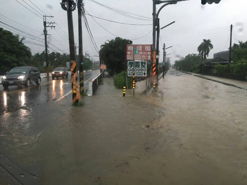 屏東縣內埔鄉傳出淹水災情。   圖：屏東市政府/提供