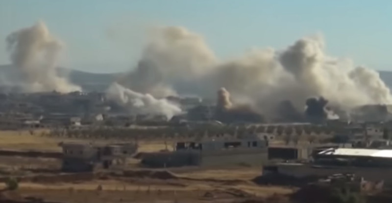 敘利亞政府今（5）日與盟友俄羅斯對敘南德拉省（Daraa）被反抗軍控制的區域展開兩週以來最猛烈的一次空襲。   圖：翻攝Youtube