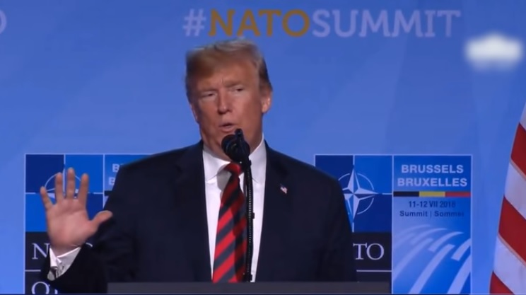 美國總統川普在赴赫爾辛基與俄羅斯總統普丁展開「雙普會」前，在接受《CBS》專訪時表示，在國際貿易上，歐盟是美國最大的敵人，中、俄也名列其中。   圖：新頭殼資料照片