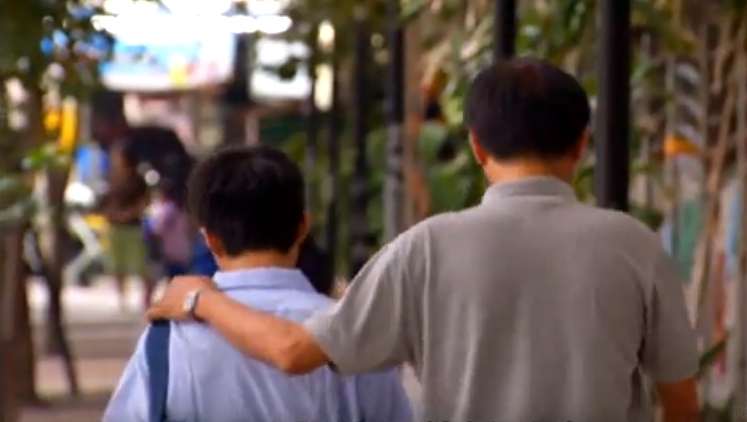 中國大陸頻傳父母失信導致子女連坐的事件。   圖：翻攝自台北市政府社會局宣傳影片