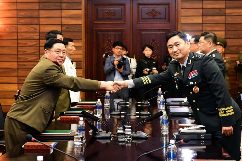 南韓國防部今天表示，兩韓軍事通信線時隔29個月修復並重啟。   圖：翻攝南韓國防部臉書