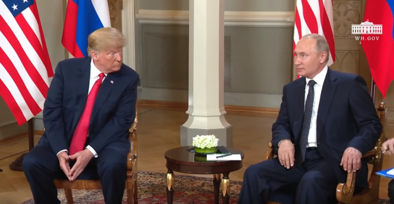 美俄兩位全球最有權勢的領導人今天在芬蘭赫爾辛基會面，一舉一動都被放大檢視。專家發現，川普和蒲亭的肢體語言都透露出複雜訊息，還說兩人似乎都對彼此的存在感到不安。   圖：翻攝自The White House Youtube