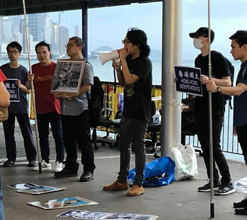 香港當局開始禁制「港獨」組織，民族陣線表示不擔心。圖為香港民族陣線6月4日在尖沙咀高呼口號的情形。   圖：擷取自香港民族陣線臉書