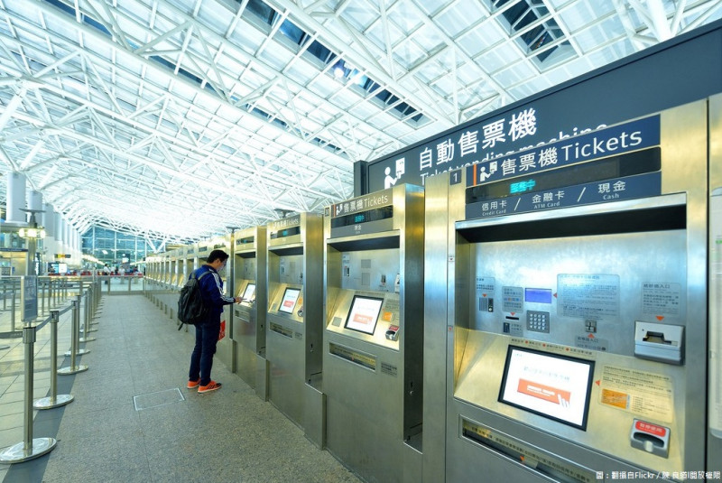 台灣高鐵旅運人次即將突破五億大關！目前第4億9千9百萬人次旅客，目前已出現首位獲得每第10萬人次「加碼獎」旅客。   圖：翻攝自Flickr／陳 良道l開放權限