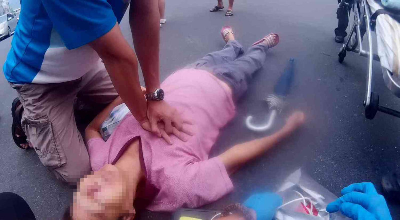 嘉義市一名婦人21日路倒頻死，消防隊員從鬼門關前搶回遺命。   圖：嘉義市政府消防局/提供