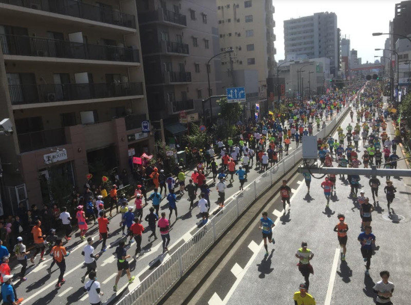 東京馬拉松都是在二月舉行的，也是因爲東京夏天太熱了。   圖：劉黎兒/攝