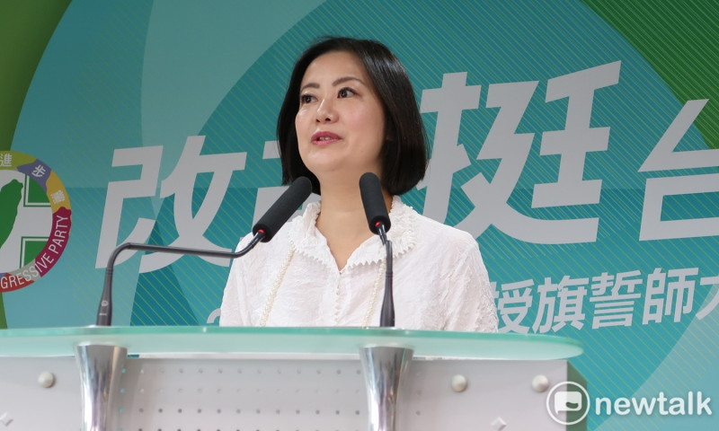 民進黨發言人吳思瑤27日表示，前總統馬英九執政的8年中，替台灣留下多少危機，民進黨不會走錯誤的回頭路。   圖：林朝億/攝