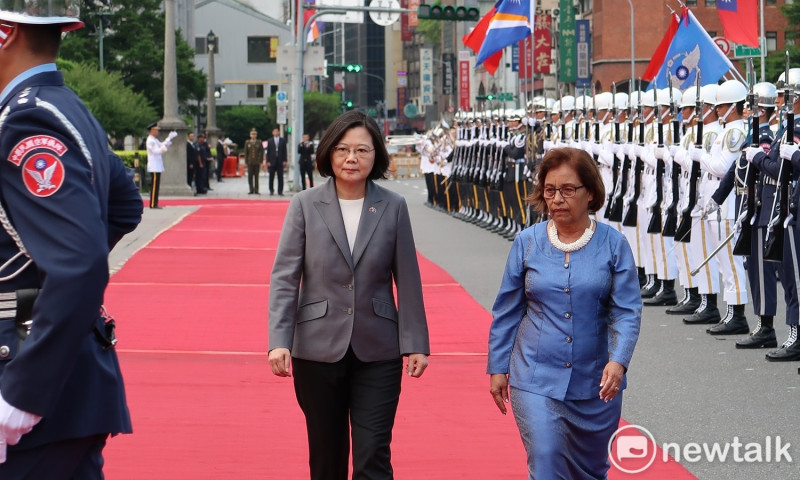 總統蔡英文（左）與馬紹爾群島共和國總統海妮（右）。   圖：林朝億/攝（資料照片）