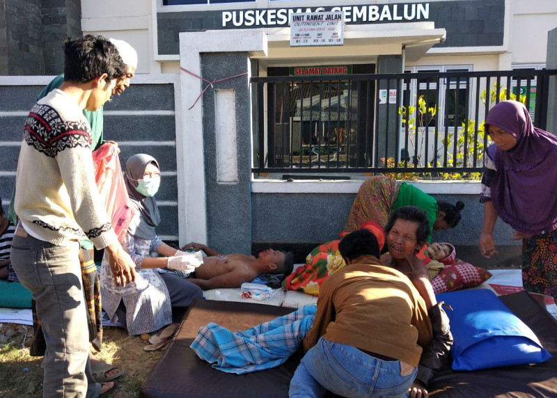印尼觀光勝地龍目島發生規模6.4強震，目前已傳出10人死亡12人受傷，超過40次餘震及多棟房屋倒塌受損。   圖：達志影像/路透社