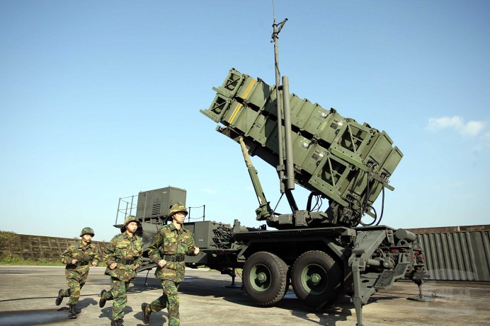 日本防衛省考量北韓試射飛彈緊張氣氛已趨和緩，正在研究讓5處的PAC-3防空飛彈部隊，各自返回原本的航空自衛隊基地。圖為愛國者三型飛彈基地。   圖 : 翻攝自m1a2444.pixnet.net