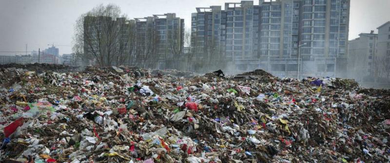 中國政府近期宣布一系列垃圾減量管理新措施，包括家庭垃圾處理將首度全面收費。   圖 : 翻攝自orgs.one.com