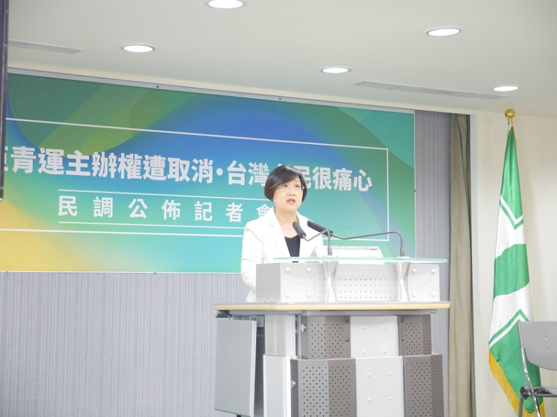 「東亞青年運動會」的主辦權於7月24日遭拔，民進黨黨部今日招開記者會公佈相關民調。   圖：聶良恩／攝