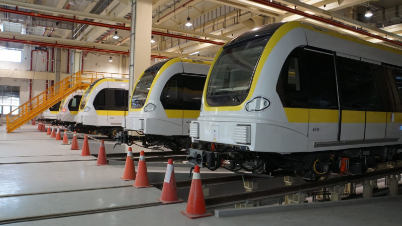 同時，提供載運旅客的17列全新造型的電聯車也完成各項檢測作業，在今天正式交車。   圖：捷運工程處提供