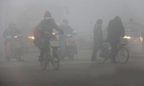 中國部分地區大氣汙染相當嚴重。中國生態環境部今（1）日約談了今年大氣汙染防治強化督察第一輪和第二輪發現問題較多的河北、北京、山西和河南所轄5縣、市、區的官員。   圖：翻攝自中國網